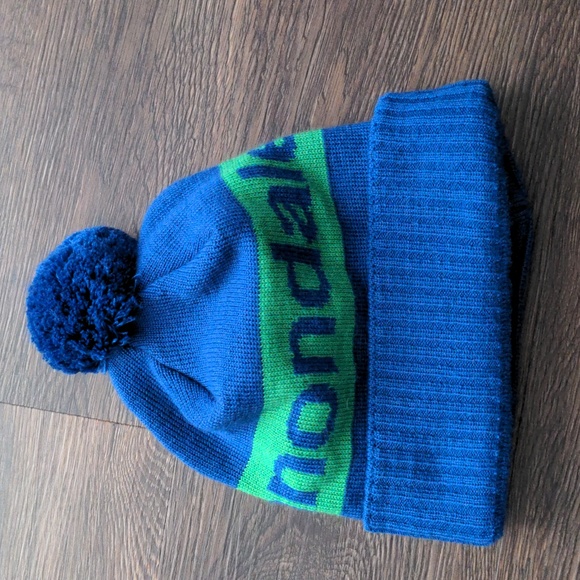 Canondale One Size fits all Blue and Green Thick winter hat with Pom Pom - Picture 1 of 4